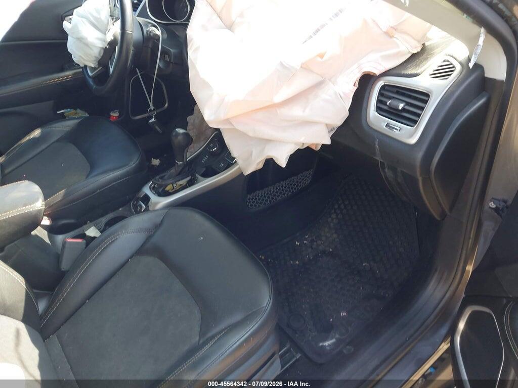 3C4NJDBB1JT255690 2018 JEEP COMPASS photo no. 5