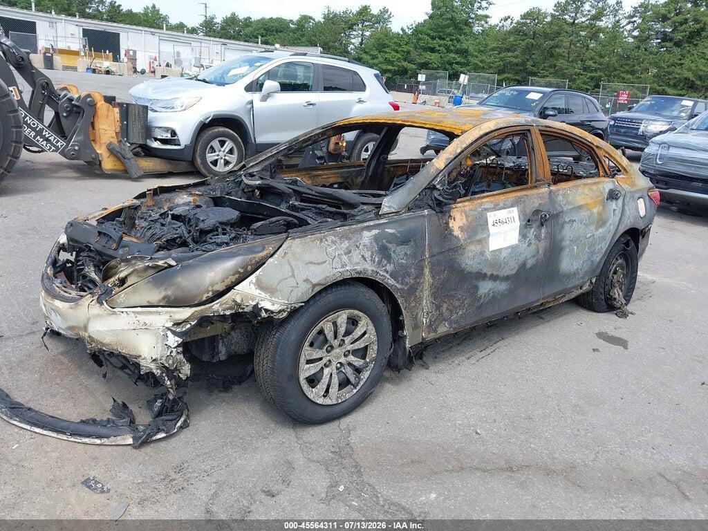 5NPEB4AC0BH174074 2011 HYUNDAI SONATA photo no. 2