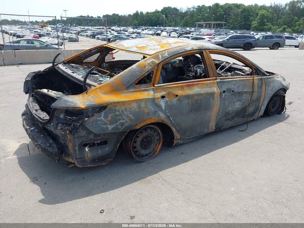 5NPEB4AC0BH174074 2011 HYUNDAI SONATA photo no. 4