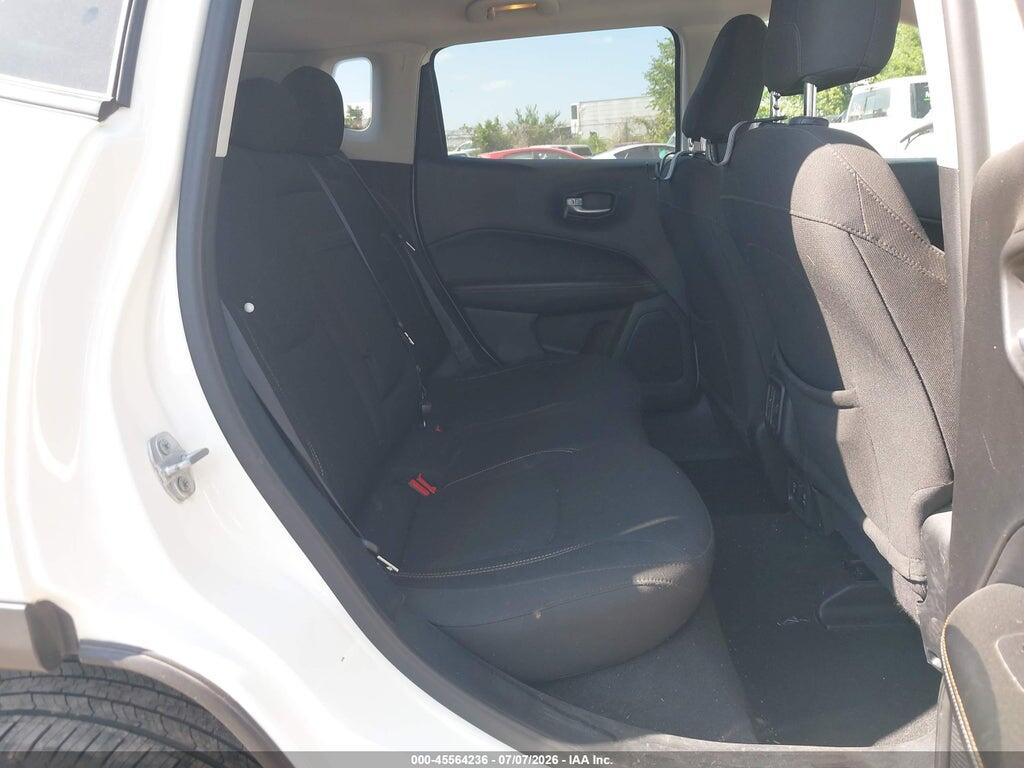 3C4NJDAB8JT201109 2018 JEEP COMPASS photo no. 8