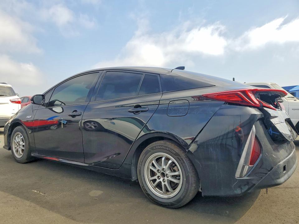 2020 TOYOTA PRIUS PRIME LIMITED — Фото 2 из 12