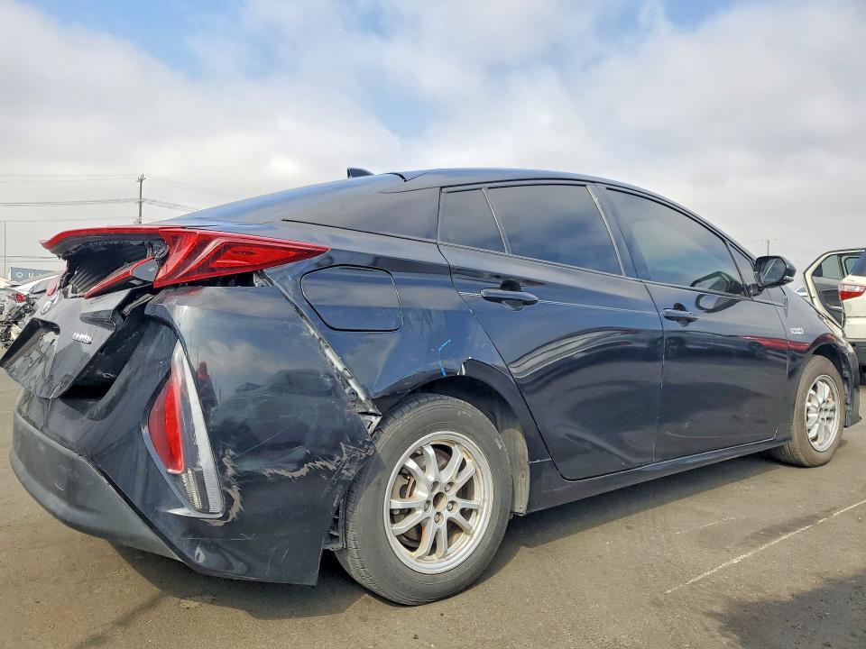 2020 TOYOTA PRIUS PRIME LIMITED — Фото 3 из 12