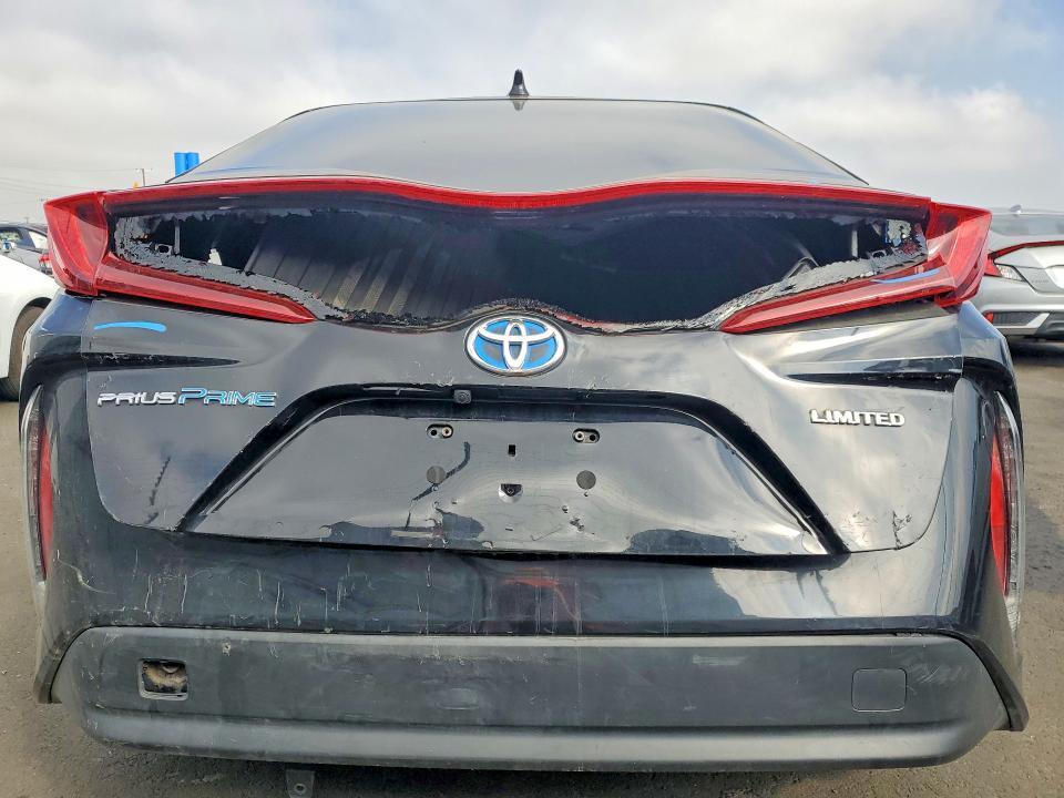 2020 TOYOTA PRIUS PRIME LIMITED — Фото 6 из 12