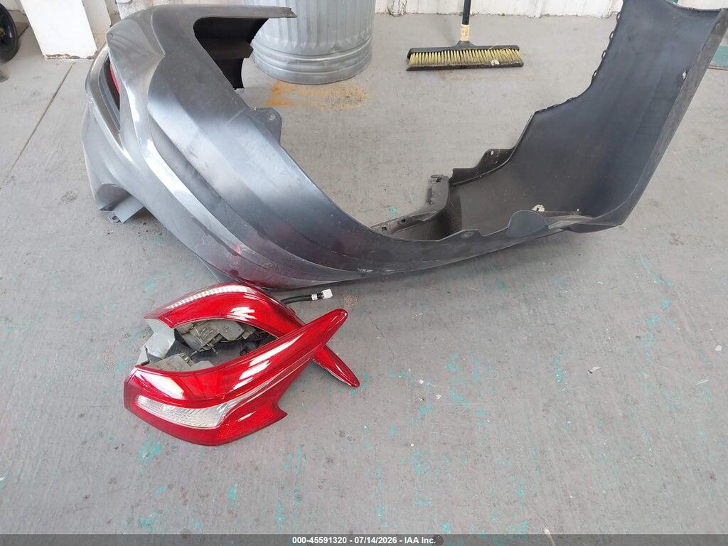 3N1AB7AP1JY282369 2018 NISSAN SENTRA photo no. 12