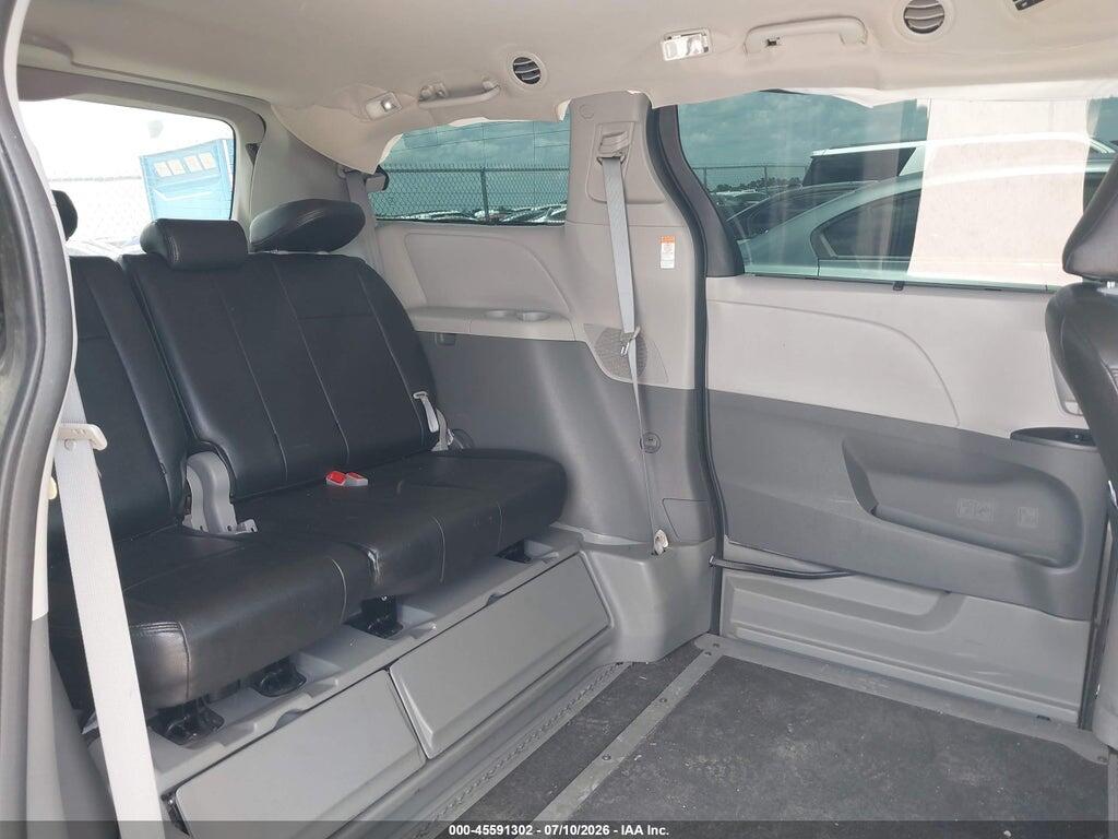 5TDKK3DC7FS568910 2015 TOYOTA SIENNA photo no. 8
