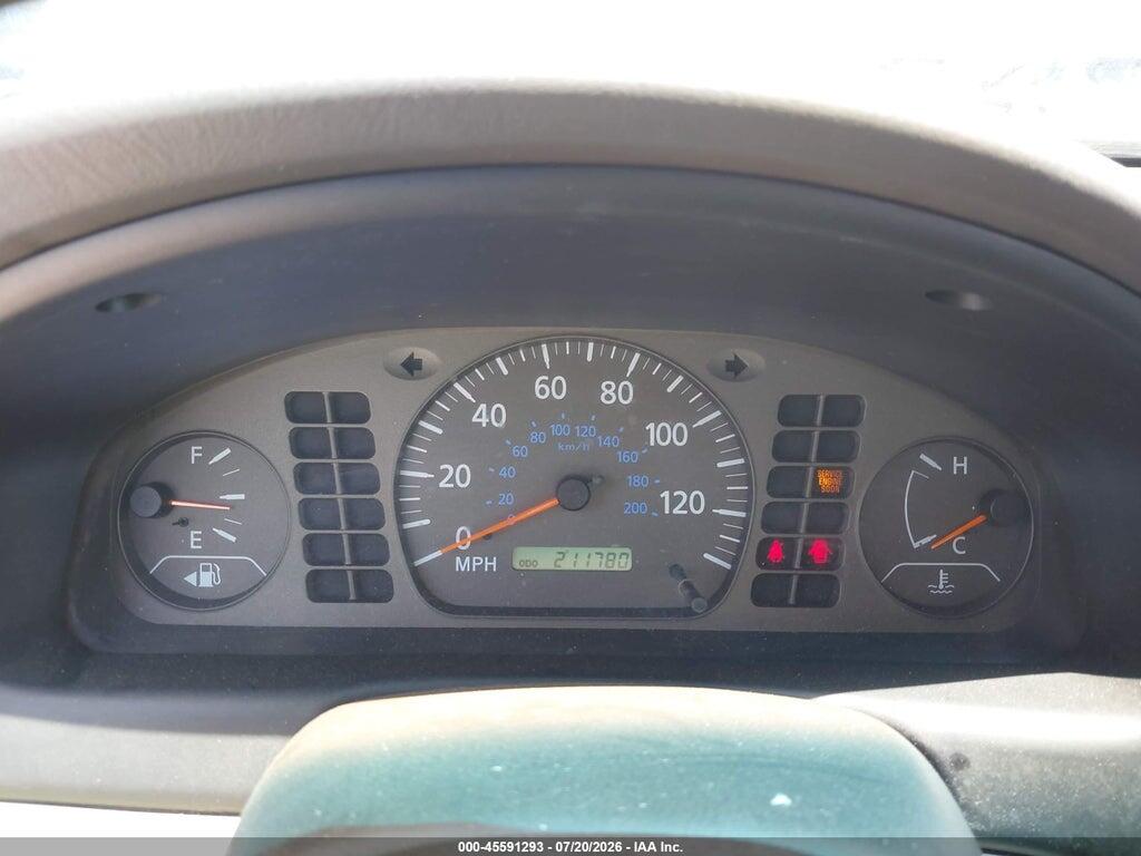 3N1CB51D12L610083 2002 NISSAN SENTRA photo no. 7