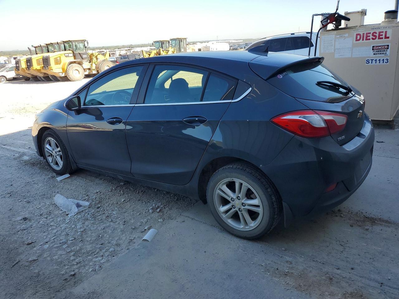 3G1BE6SM4JS514532 2018 CHEVROLET CRUZE photo no. 2