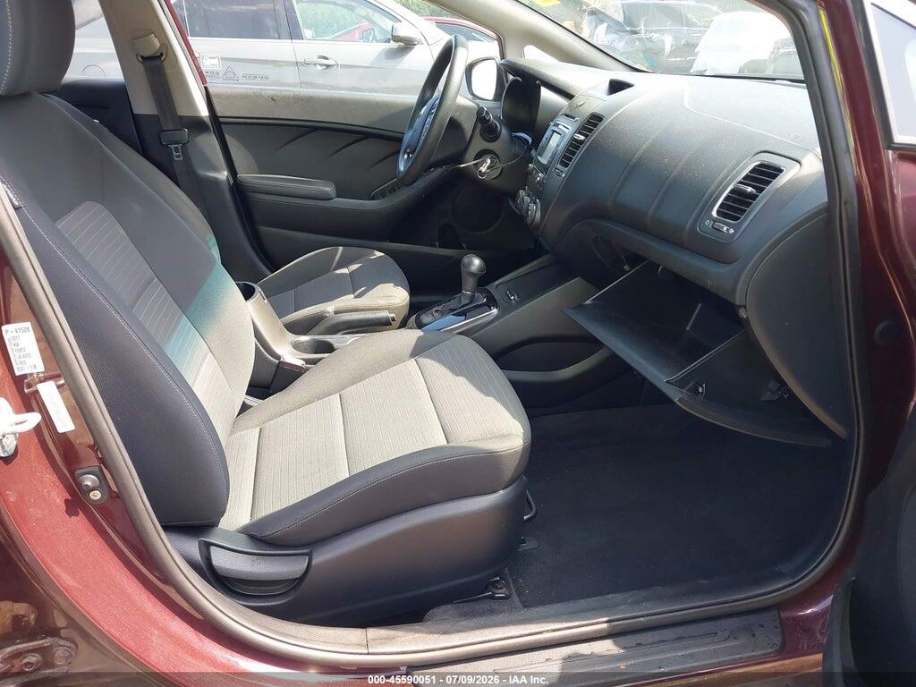 3KPFL4A71HE136998 2017 KIA FORTE photo no. 5