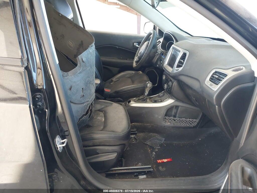 3C4NJDBB8HT664392 2017 JEEP COMPASS photo no. 5