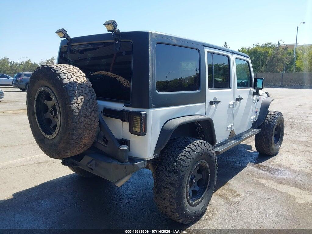 1C4BJWFG2GL230323 2016 JEEP WRANGLER UNLIMITED photo no. 4