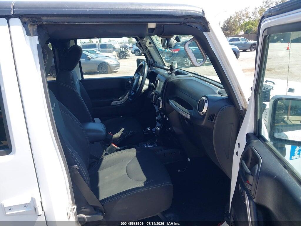 1C4BJWFG2GL230323 2016 JEEP WRANGLER UNLIMITED photo no. 5