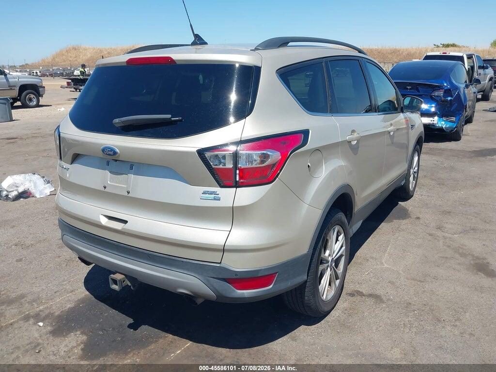 1FMCU9HD0JUC48820 2018 FORD ESCAPE photo no. 4