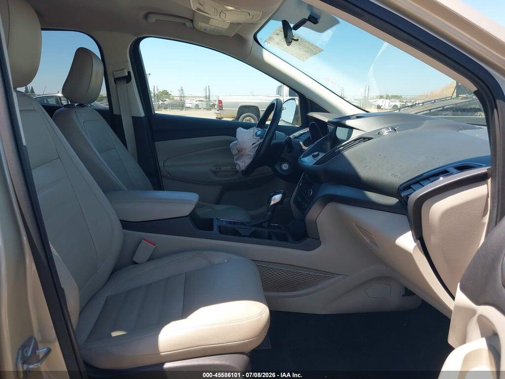 1FMCU9HD0JUC48820 2018 FORD ESCAPE photo no. 5