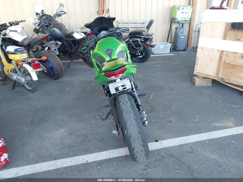 JKAEXEE13CDA06143 2012 KAWASAKI EX650 photo no. 6