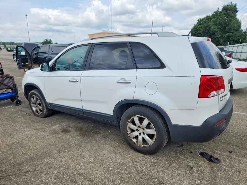 5XYKT4A18BG155942 2011 KIA SORENTO photo no. 2
