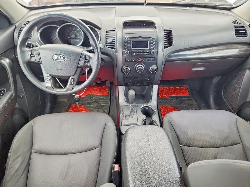 5XYKT4A18BG155942 2011 KIA SORENTO photo no. 8