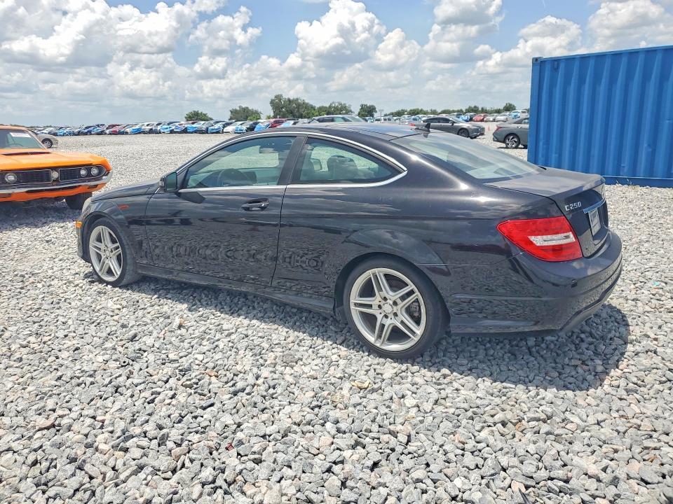 2015 MERCEDES-BENZ C 250 — Фото 2 из 12