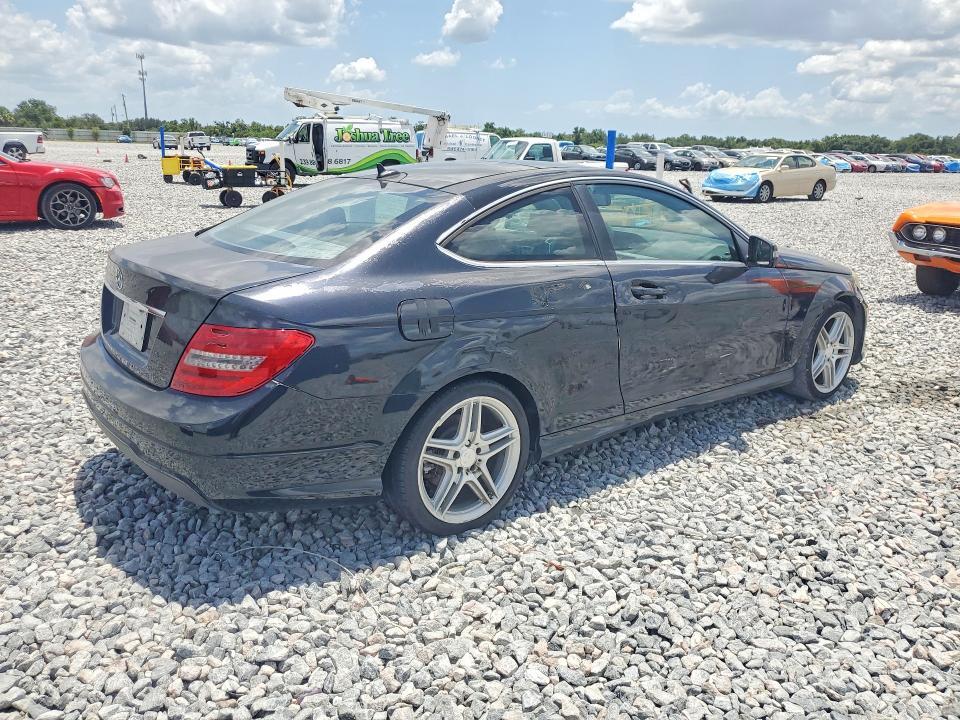 2015 MERCEDES-BENZ C 250 — Фото 3 из 12