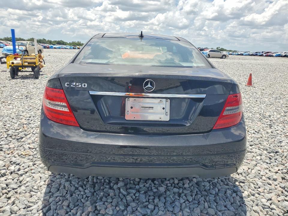 2015 MERCEDES-BENZ C 250 — Фото 6 из 12