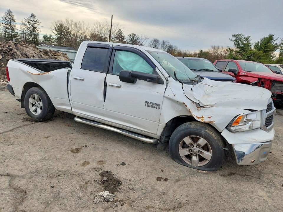2017 RAM 1500 SLT — Фото 4 из 12