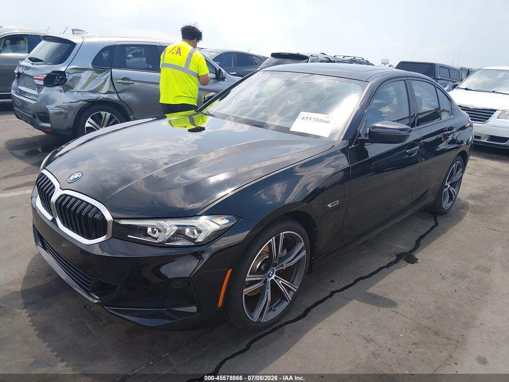 3MW39FF09P8D05894 2023 BMW 330E photo no. 2