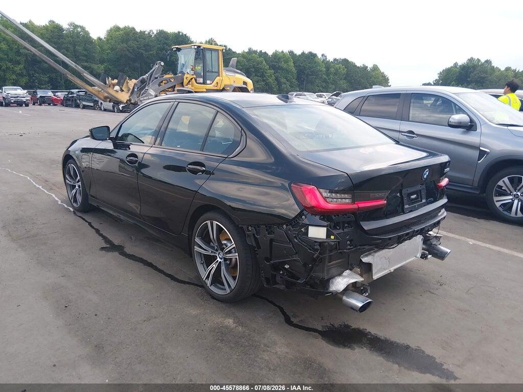 3MW39FF09P8D05894 2023 BMW 330E photo no. 3