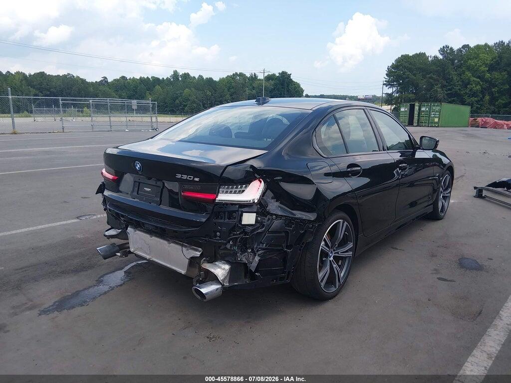3MW39FF09P8D05894 2023 BMW 330E photo no. 4