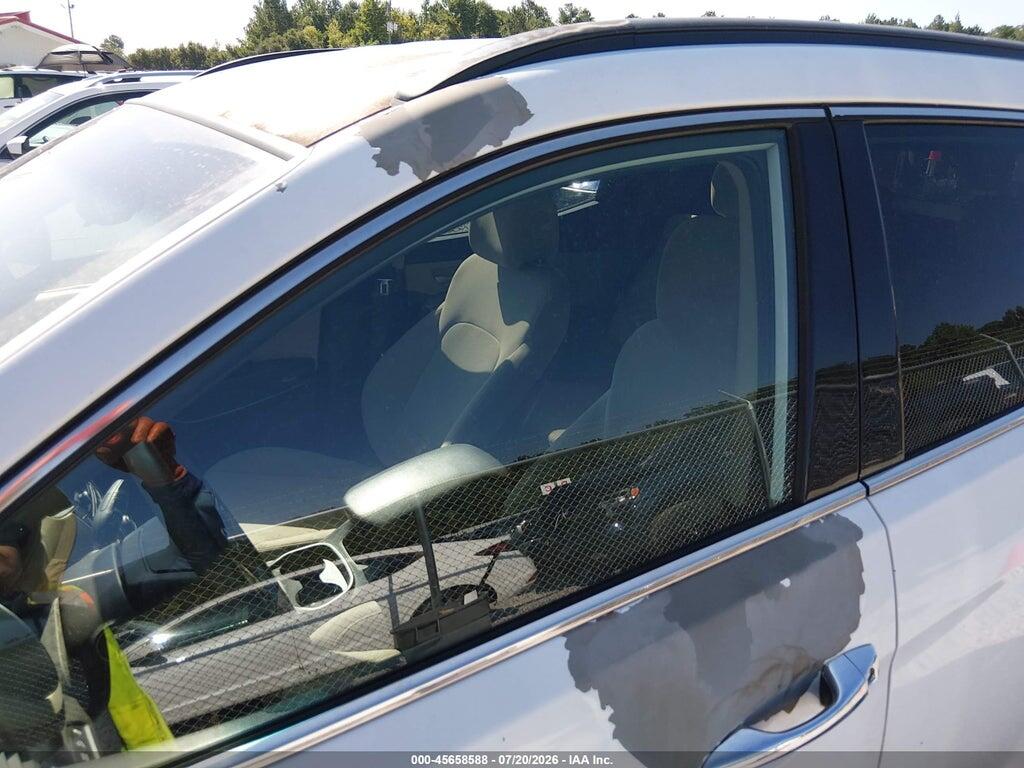 5NMZU3LBXHH002800 2017 HYUNDAI SANTA FE SPORT photo no. 6
