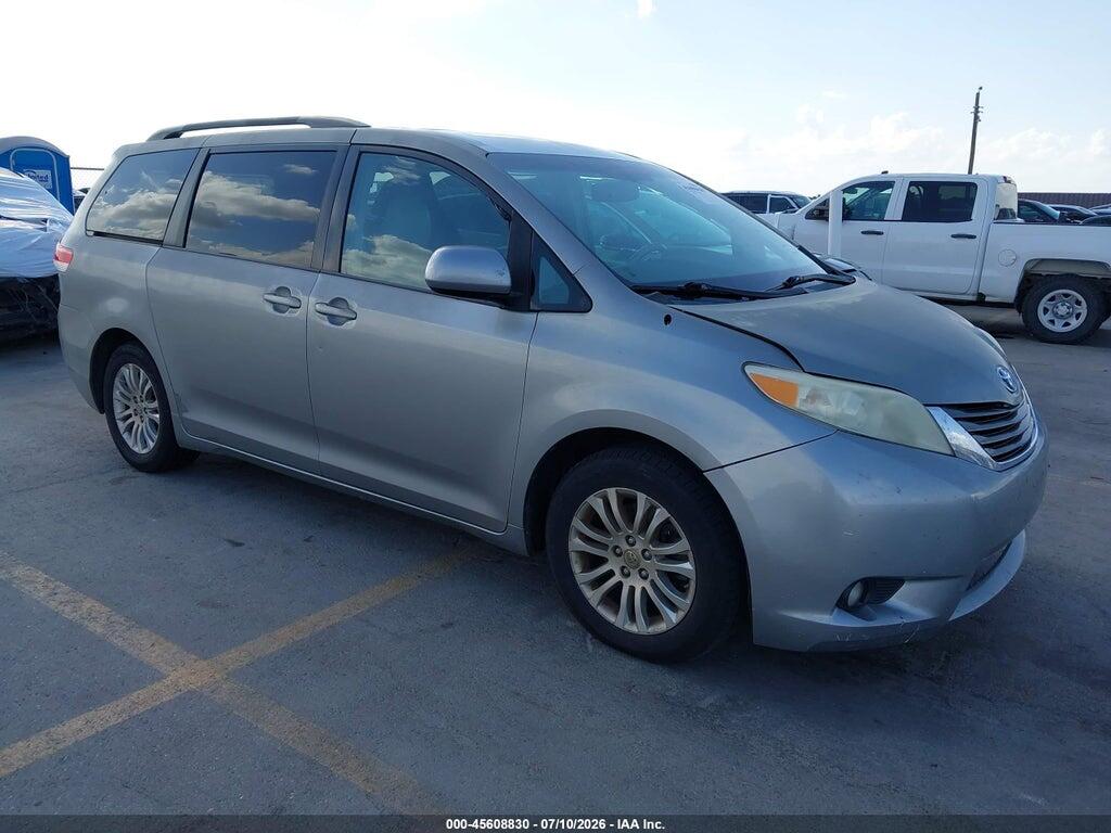 5TDYK3DC0BS104796 2011 TOYOTA SIENNA photo no. 1