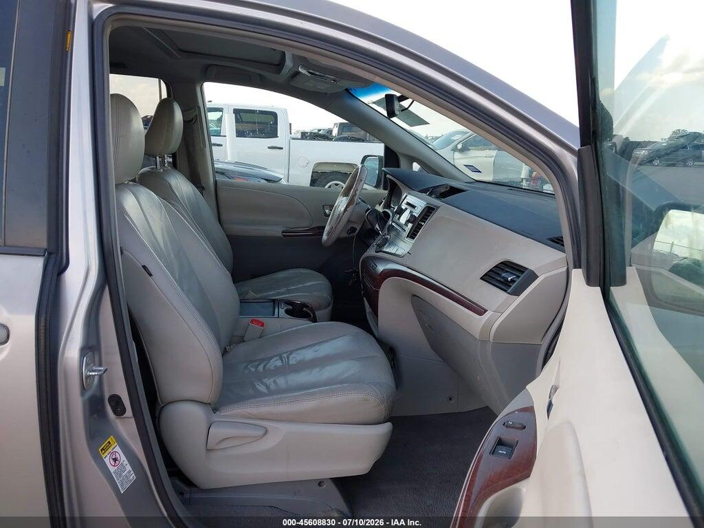 5TDYK3DC0BS104796 2011 TOYOTA SIENNA photo no. 5