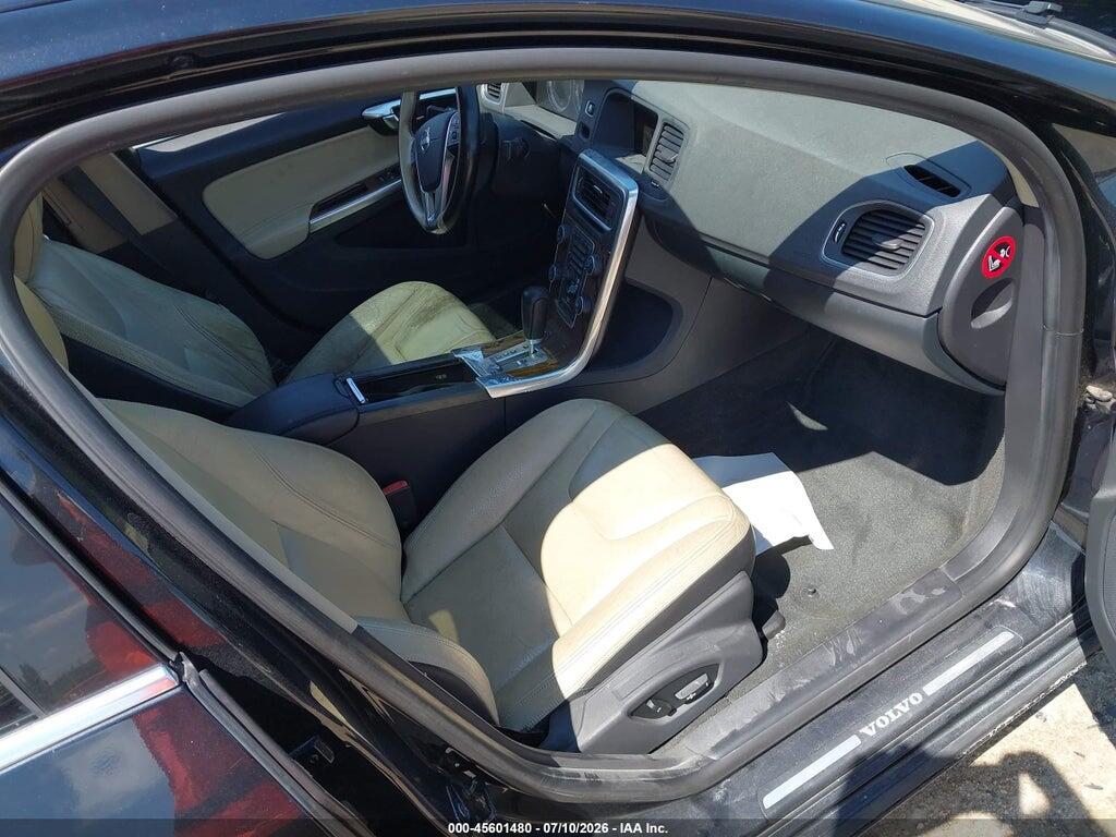 YV1902FH8B2005111 2011 VOLVO S60 photo no. 5