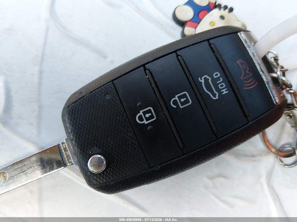5XXGT4L33HG169779 2017 KIA OPTIMA photo no. 11