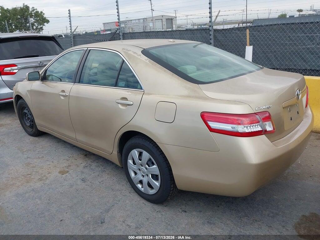 4T1BF3EK4BU117607 2011 TOYOTA CAMRY photo no. 3