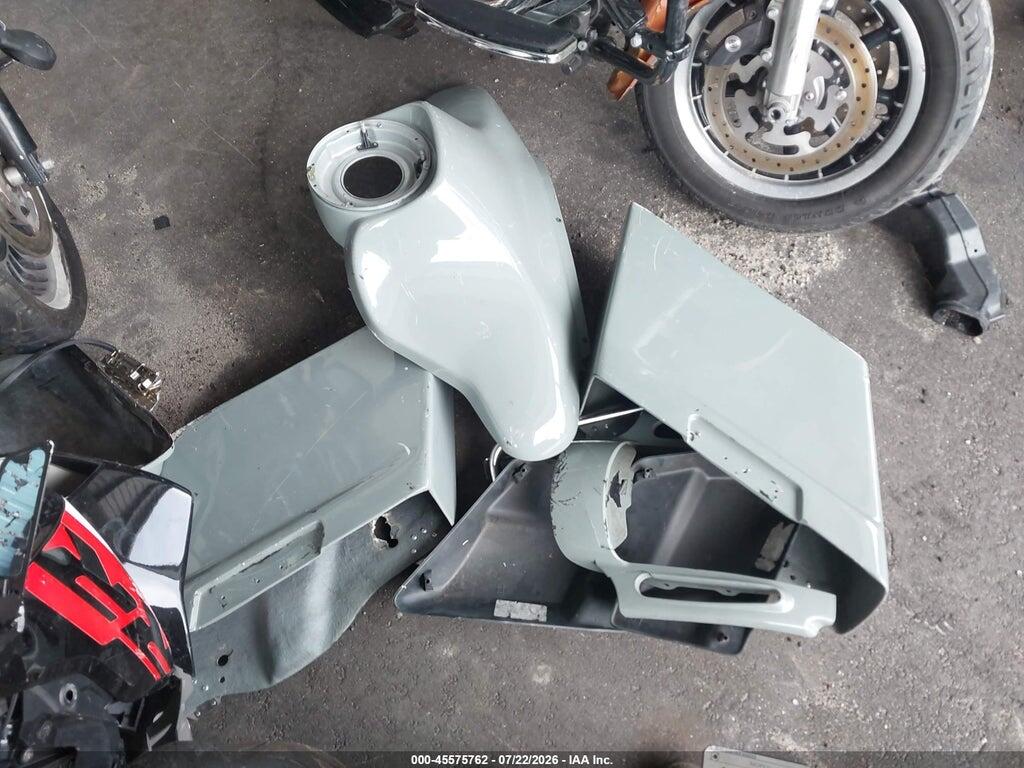 1HD1FCM12CB677310 2012 HARLEY-DAVIDSON FLHTCU photo no. 11