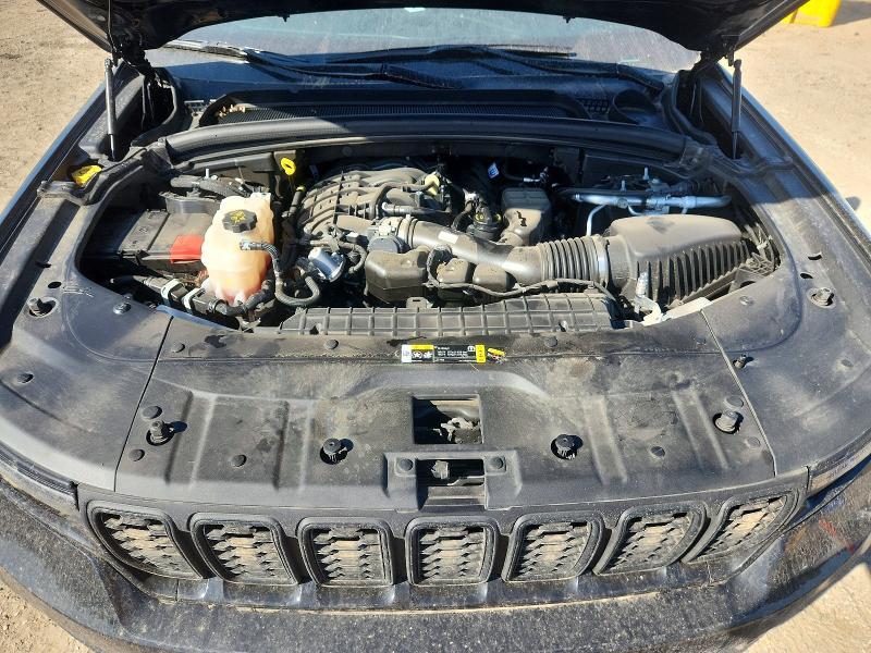 2025 JEEP GRAND CHEROKEE LAREDO — Фото 12 из 13