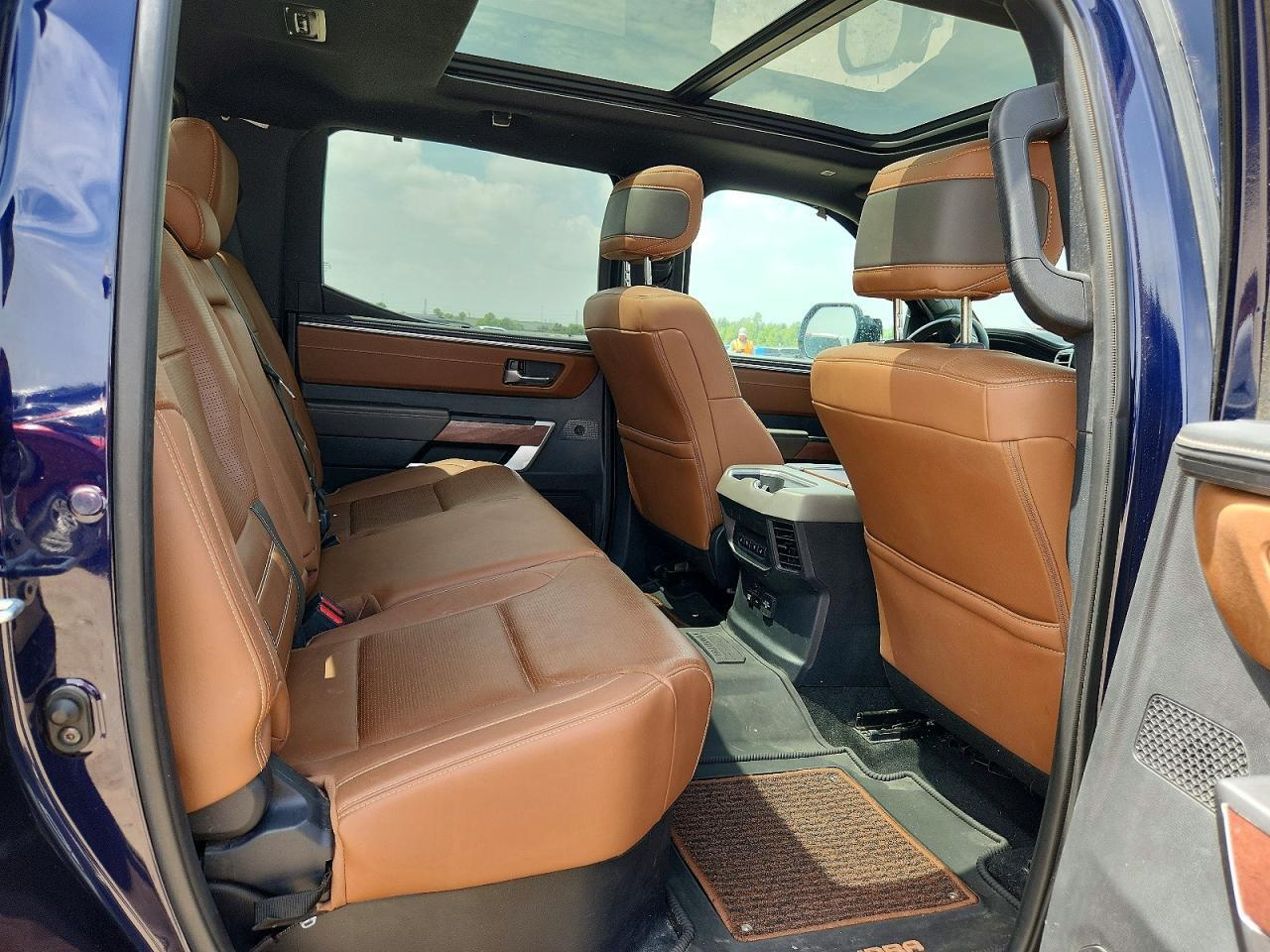 2025 TOYOTA TUNDRA 1794 EDITION — Фото 10 из 12