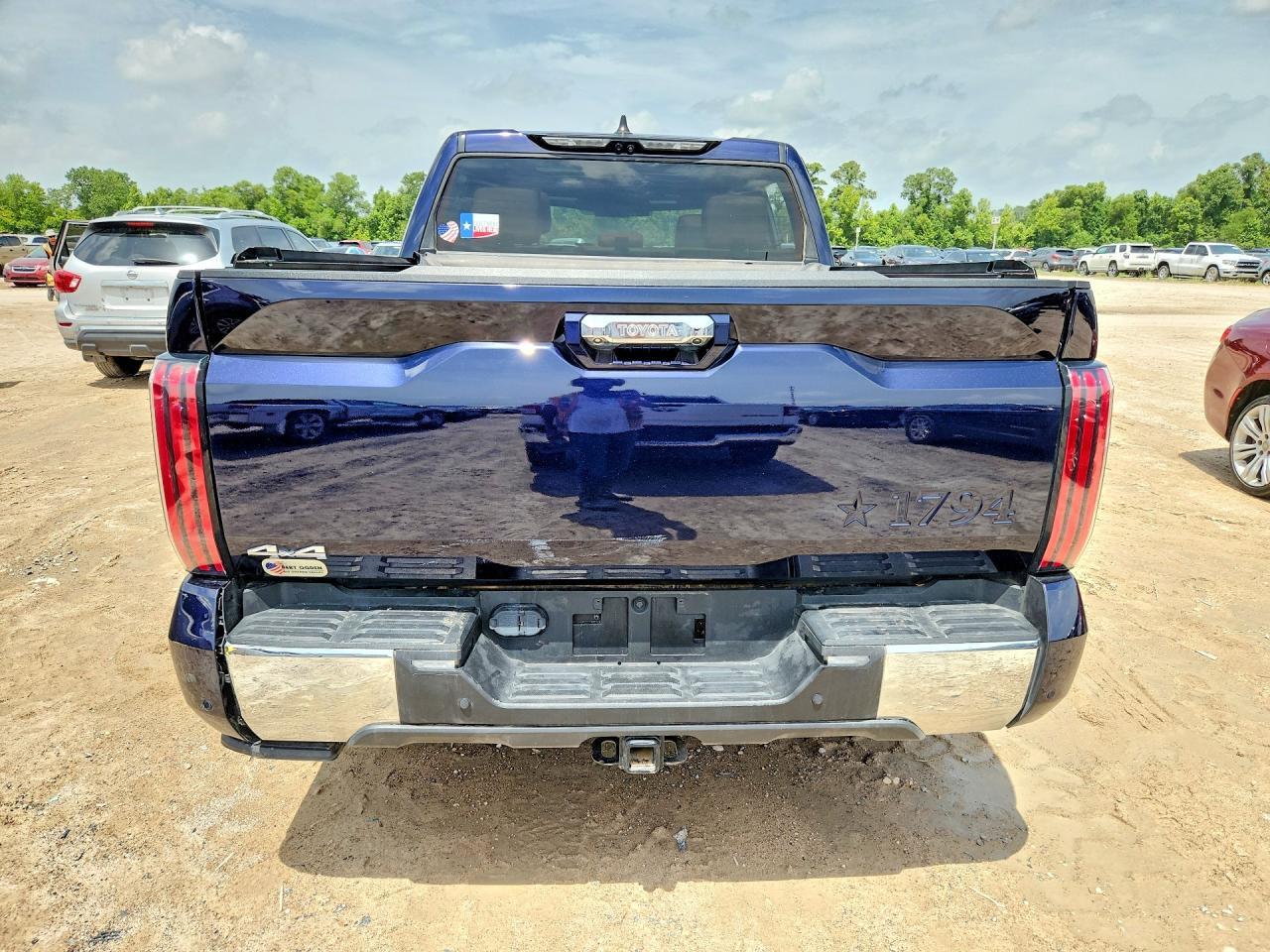 2025 TOYOTA TUNDRA 1794 EDITION — Фото 6 из 12