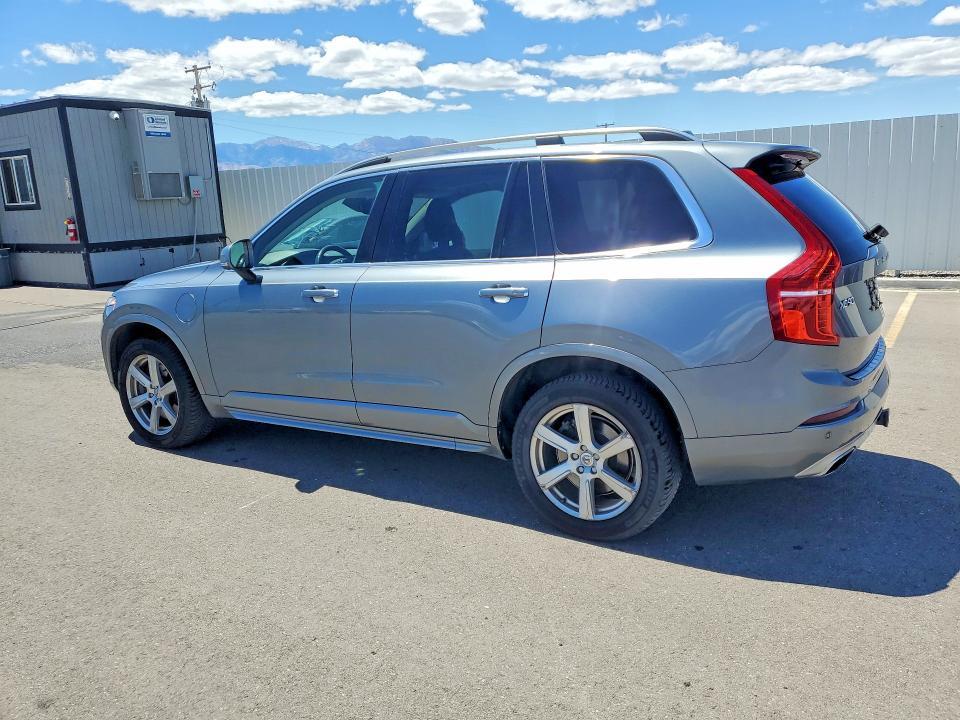 2016 VOLVO XC90 T8 — Фото 2 из 13