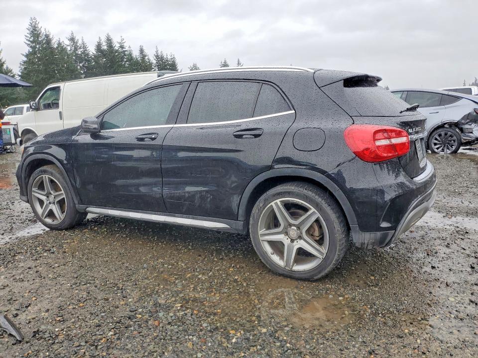 2015 MERCEDES-BENZ GLA 250 4MATIC — Фото 2 из 14