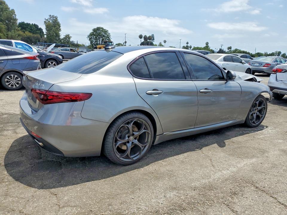 ZARFAECN2J7583021 2018 ALFA ROMEO GIULIA photo no. 3