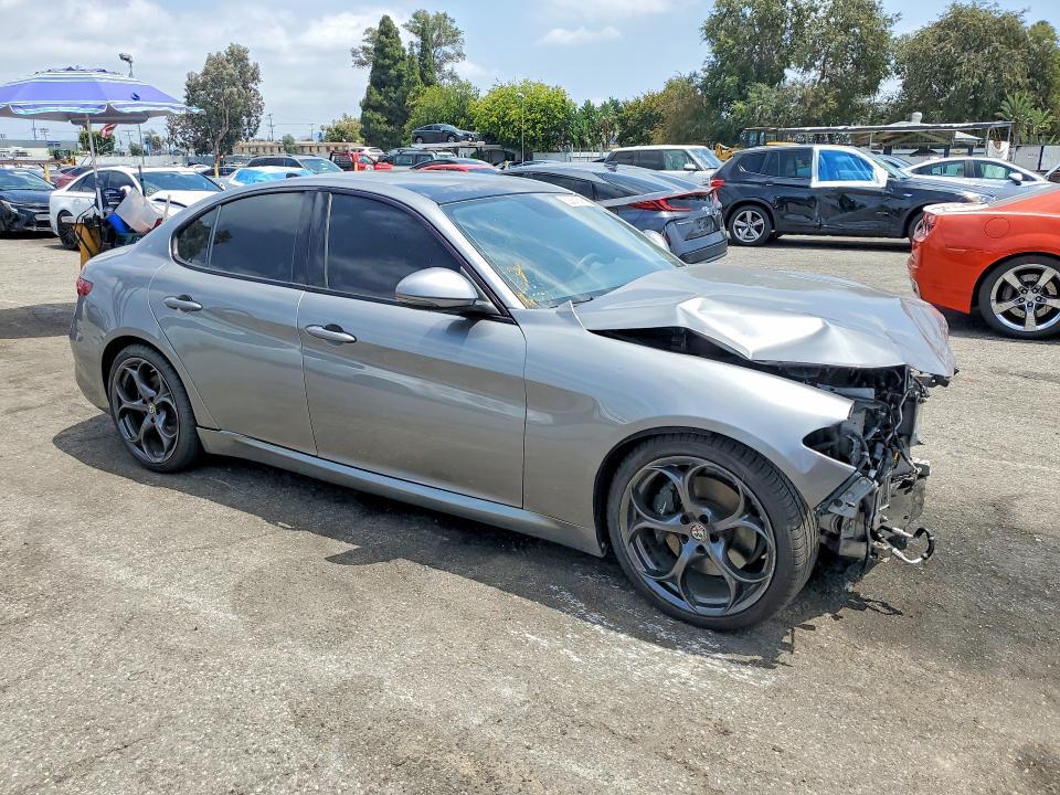 ZARFAECN2J7583021 2018 ALFA ROMEO GIULIA photo no. 4