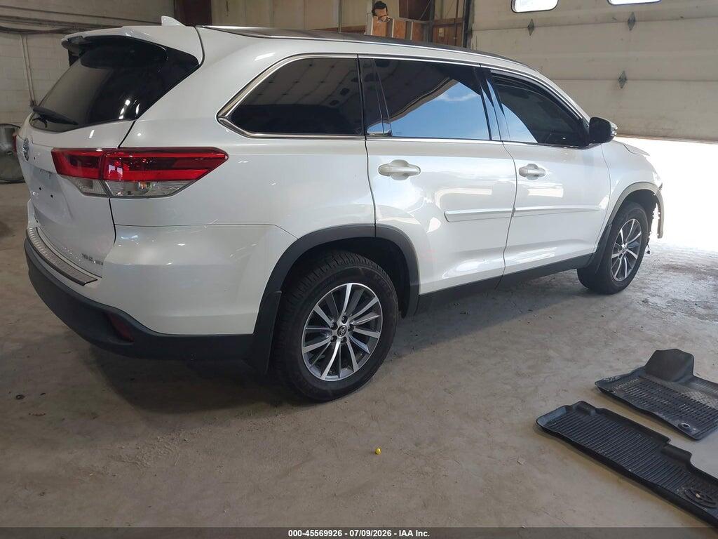 5TDJZRFH1KS937306 2019 TOYOTA HIGHLANDER photo no. 4