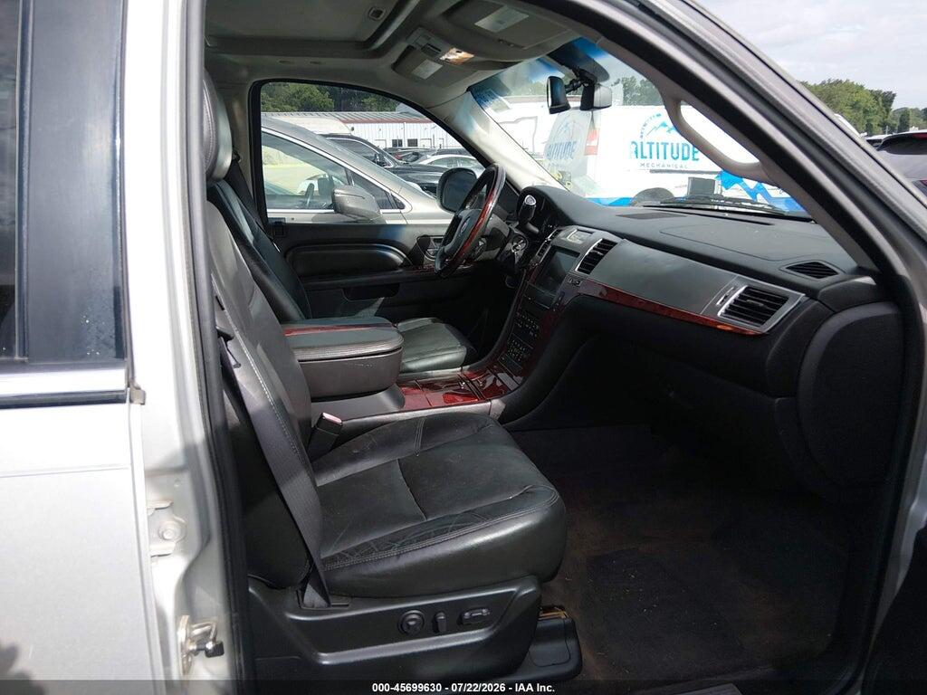 1GYS4BEF0BR148874 2011 CADILLAC ESCALADE photo no. 5