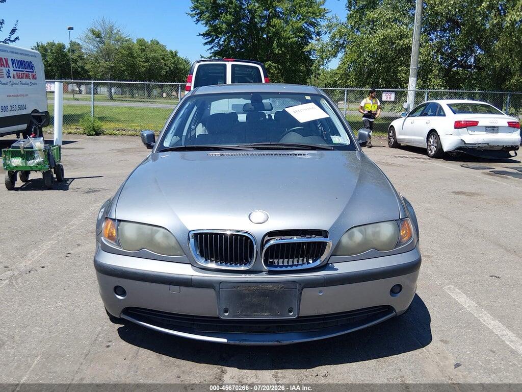 WBAEU33484PR13982 2004 BMW 325XI photo no. 12