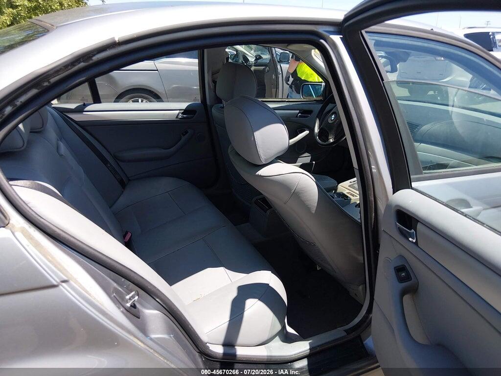 WBAEU33484PR13982 2004 BMW 325XI photo no. 8