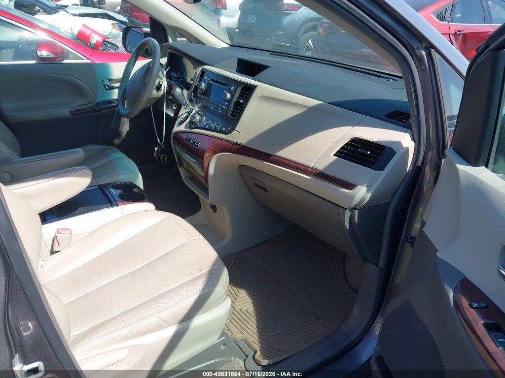 5TDYK3DC1BS166823 2011 TOYOTA SIENNA photo no. 5