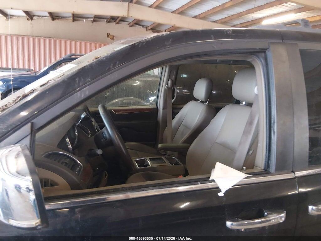 2A4RR8DG0BR747104 2011 CHRYSLER TOWN & COUNTRY photo no. 6