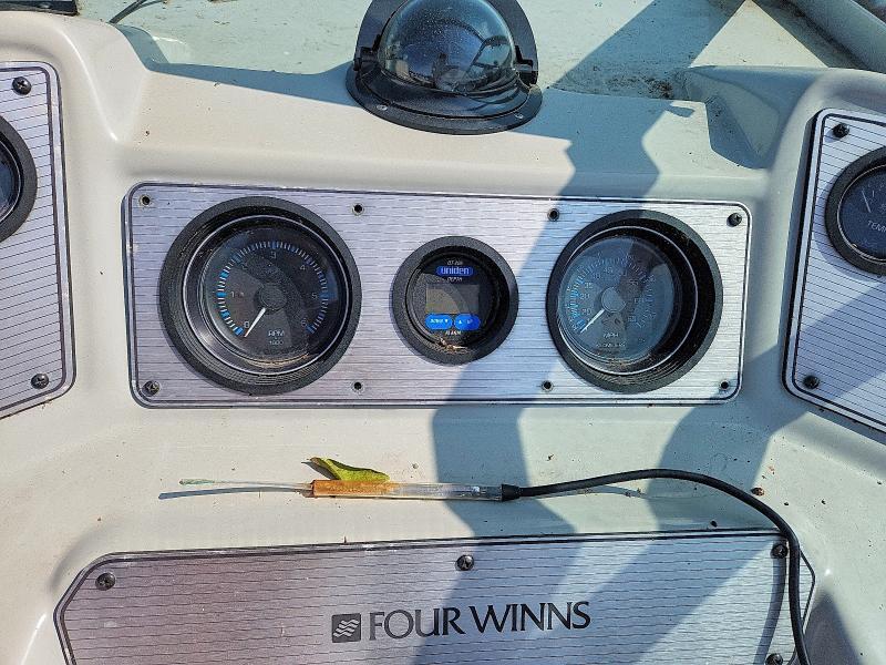 4WNMV327B888 1988 FOUR WINDS BOAT photo no. 8