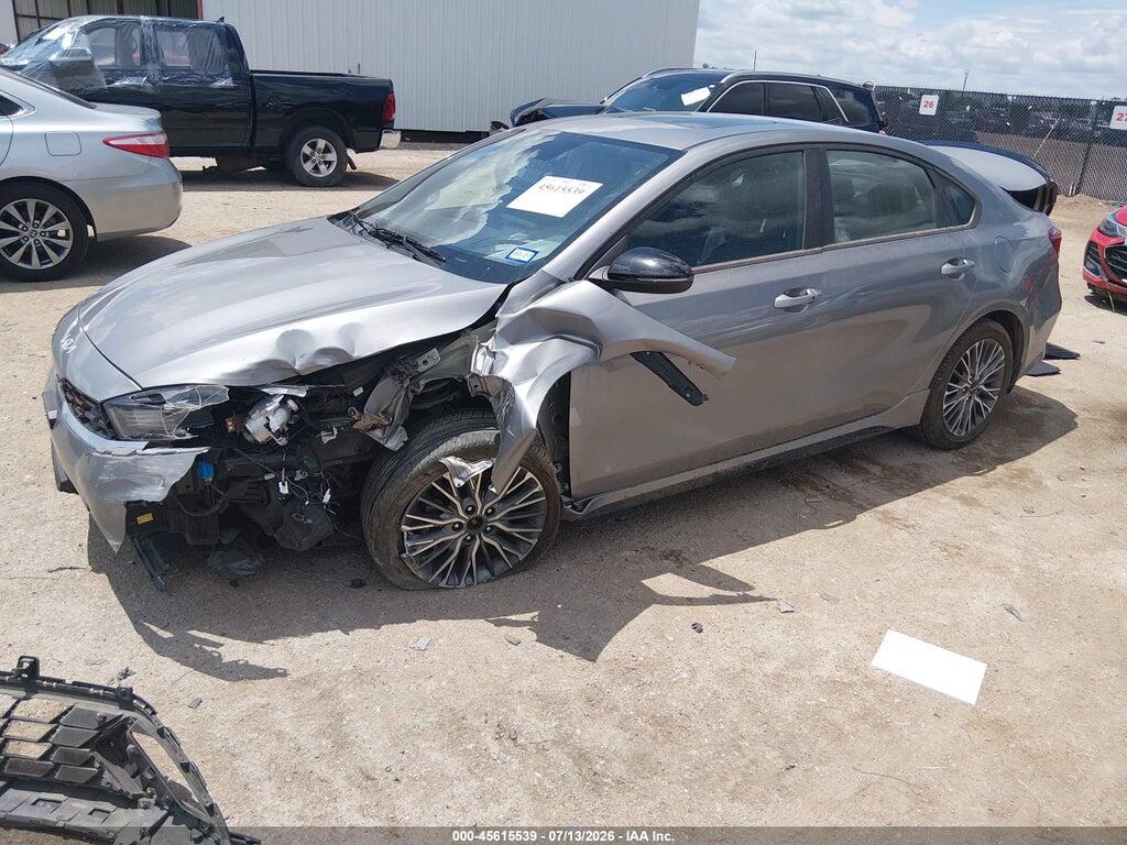 3KPF54AD2NE435783 2022 KIA FORTE photo no. 2