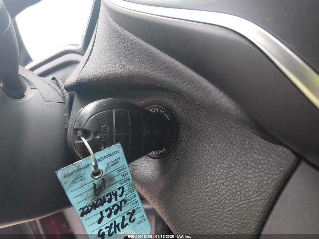 1C4PJLCB0KD326659 2019 JEEP CHEROKEE photo no. 11